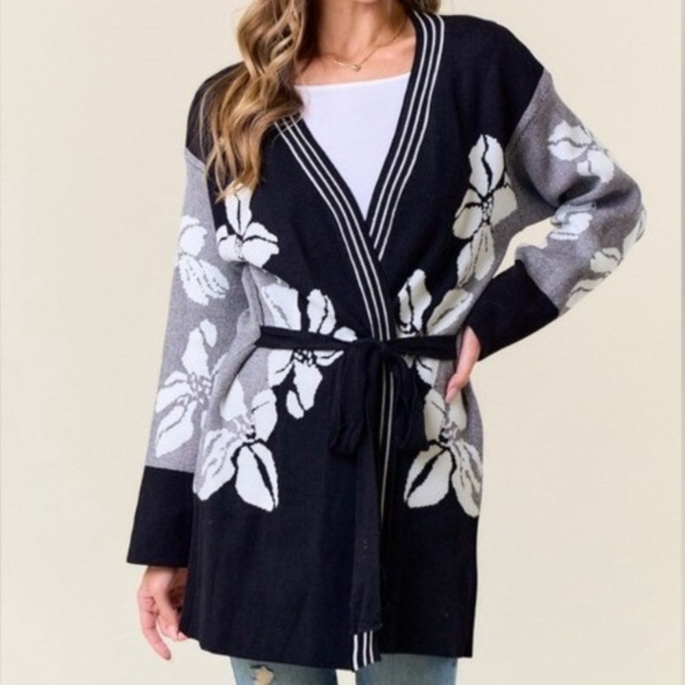 On Blue Cardigan Women's Large Black White Floral Belted Open Front Stretch Cozy